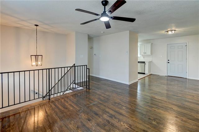 18607 E 6th Street, Independence, MO 64056