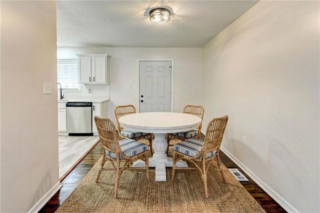 18607 E 6th Street, Independence, MO 64056