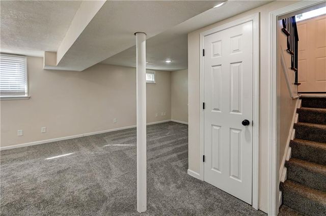 18607 E 6th Street, Independence, MO 64056