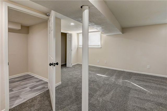 18607 E 6th Street, Independence, MO 64056