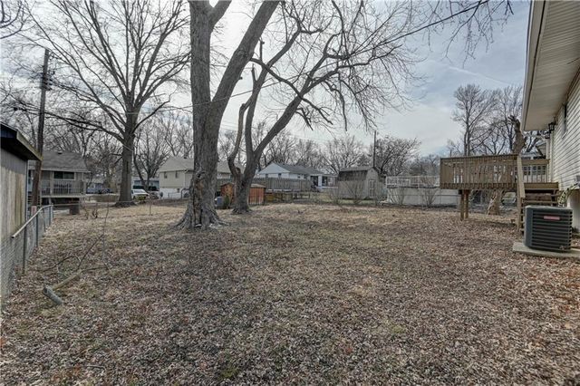 18607 E 6th Street, Independence, MO 64056