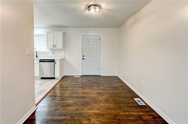 18607 E 6th Street, Independence, MO 64056