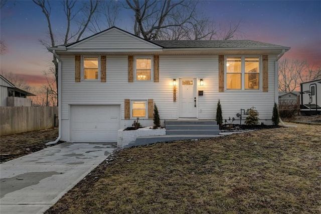 18607 E 6th Street, Independence, MO 64056