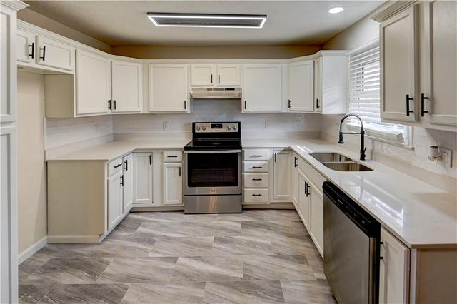 18607 E 6th Street, Independence, MO 64056