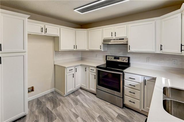 18607 E 6th Street, Independence, MO 64056