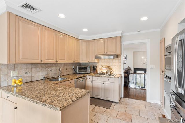 1650 James Street, Merrick, NY 11566