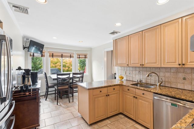 1650 James Street, Merrick, NY 11566