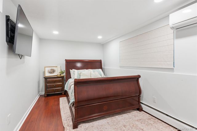 1650 James Street, Merrick, NY 11566
