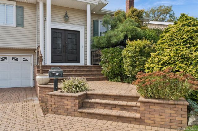 1650 James Street, Merrick, NY 11566