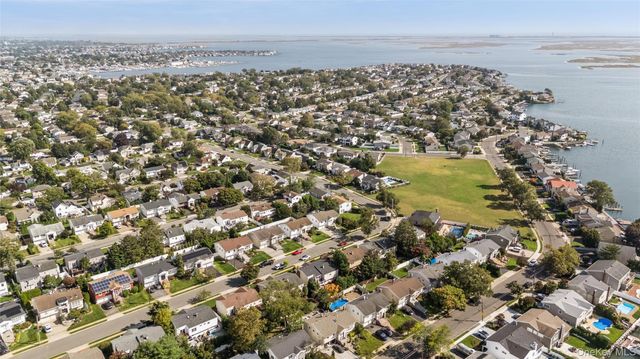 1650 James Street, Merrick, NY 11566