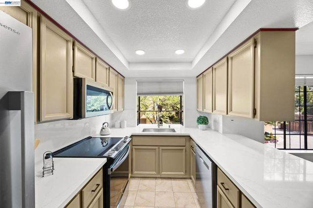 43081 Mayfair Park Ter, Fremont, CA 94538