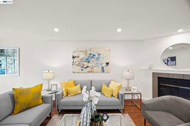 43081 Mayfair Park Ter, Fremont, CA 94538