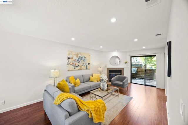 43081 Mayfair Park Ter, Fremont, CA 94538