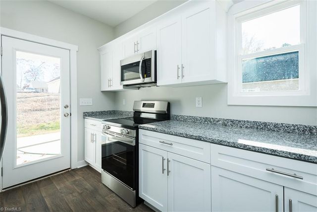 1070 Pinnix Loop, Burlington, NC 27217