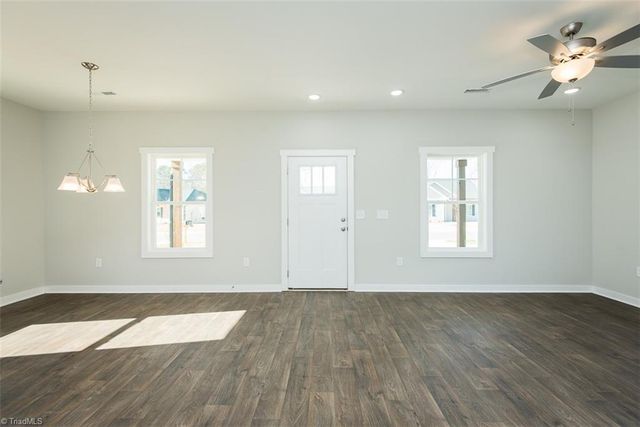 1070 Pinnix Loop, Burlington, NC 27217