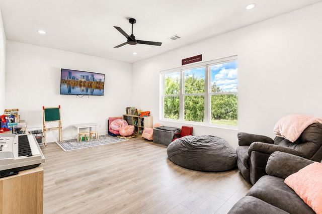609 Paintbrush, Horseshoe Bay, TX 78657