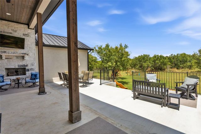 609 Paintbrush, Horseshoe Bay, TX 78657