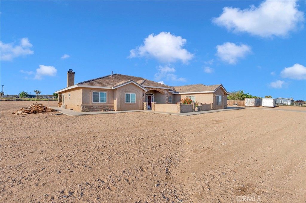 Image 3 of property listing at 7435 Solano, Phelan, CA 92371