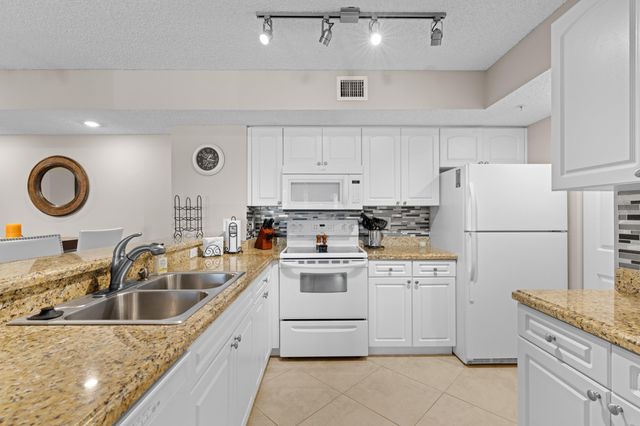 272 Village Boulevard 7109, Tequesta, FL 33469