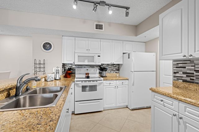 272 Village Boulevard 7109, Tequesta, FL 33469