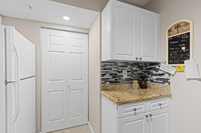 272 Village Boulevard 7109, Tequesta, FL 33469