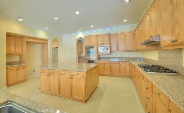 16861 Ridge Cliff, Riverside, CA 92503