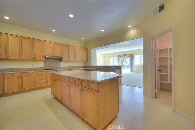 16861 Ridge Cliff, Riverside, CA 92503