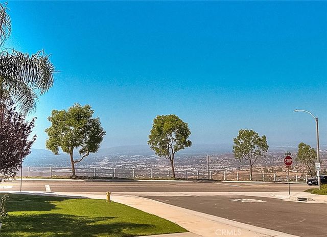 16861 Ridge Cliff, Riverside, CA 92503