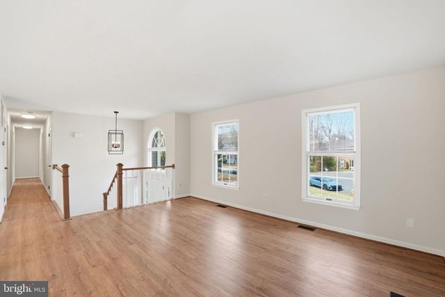 5545 SPANGLER LN, Woodbridge, VA 22193