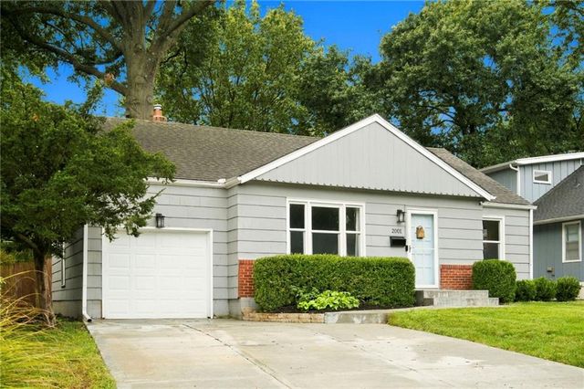 2001 W 73rd Street, Prairie Village, KS 66208