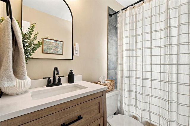 2001 W 73rd Street, Prairie Village, KS 66208