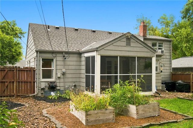 2001 W 73rd Street, Prairie Village, KS 66208