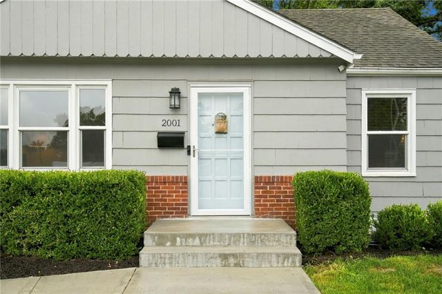 2001 W 73rd Street, Prairie Village, KS 66208