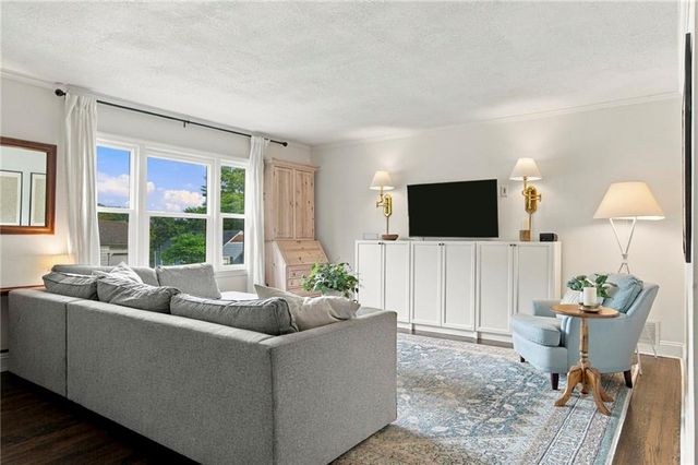 2001 W 73rd Street, Prairie Village, KS 66208