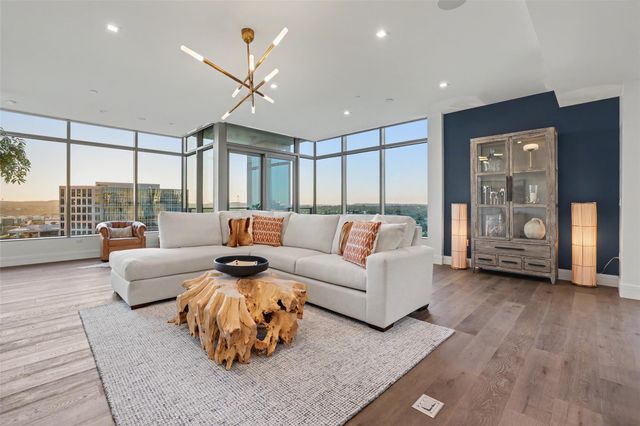 501 West Ave 1604, Austin, TX 78701