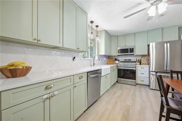804 S Brentwood Street, Olathe, KS 66061