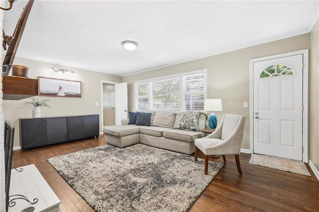 804 S Brentwood Street, Olathe, KS 66061