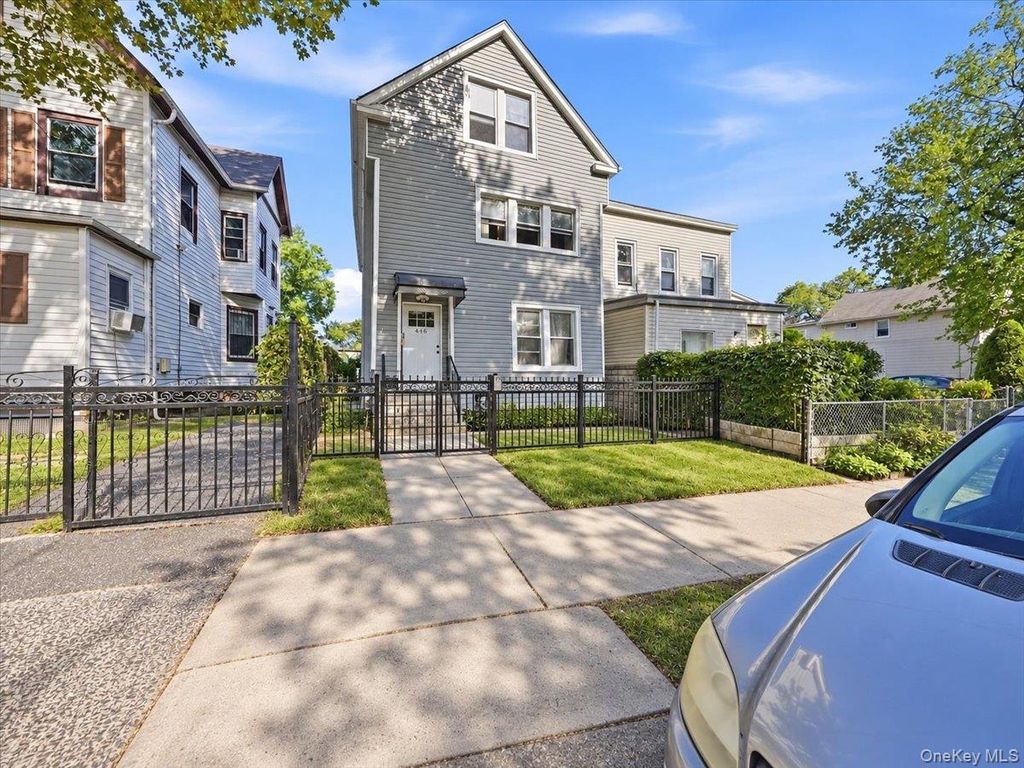 445 S 8th Avenue, Mount Vernon, NY 10550 — exterior