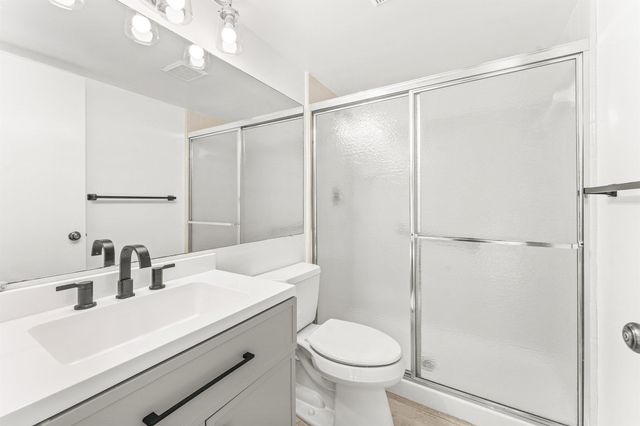 1117 Green Pine Boulevard D2, West Palm Beach, FL 33409