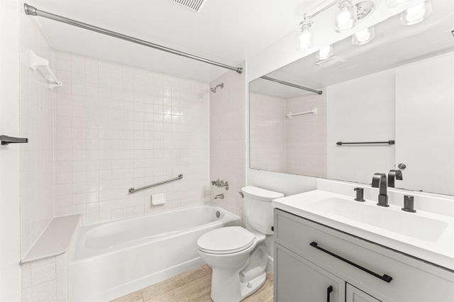 1117 Green Pine Boulevard D2, West Palm Beach, FL 33409