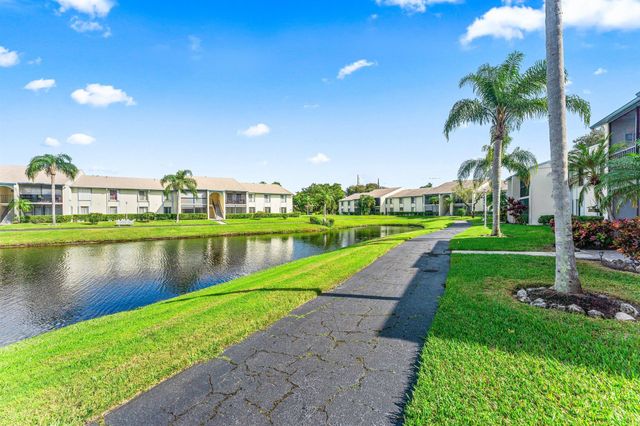 1117 Green Pine Boulevard D2, West Palm Beach, FL 33409