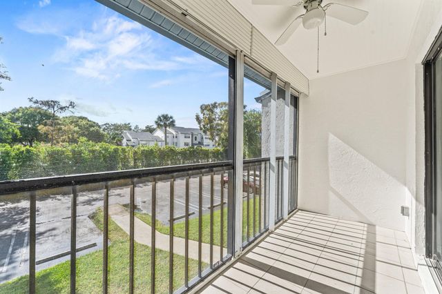 1117 Green Pine Boulevard D2, West Palm Beach, FL 33409