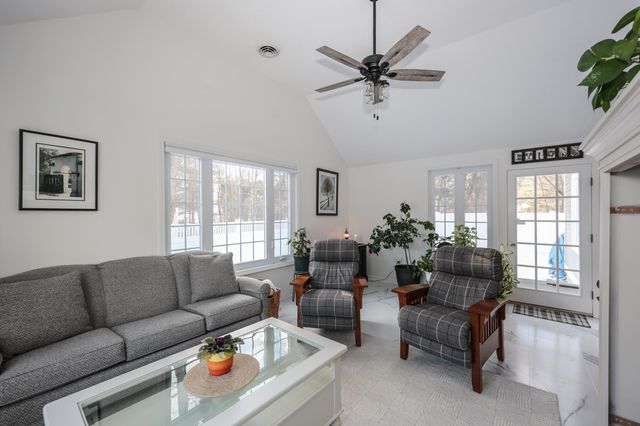 152 Straw Hill Road, Manchester, NH 03104