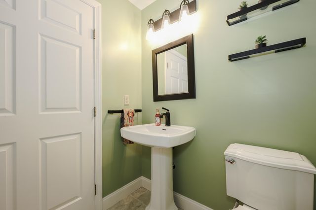 152 Straw Hill Road, Manchester, NH 03104