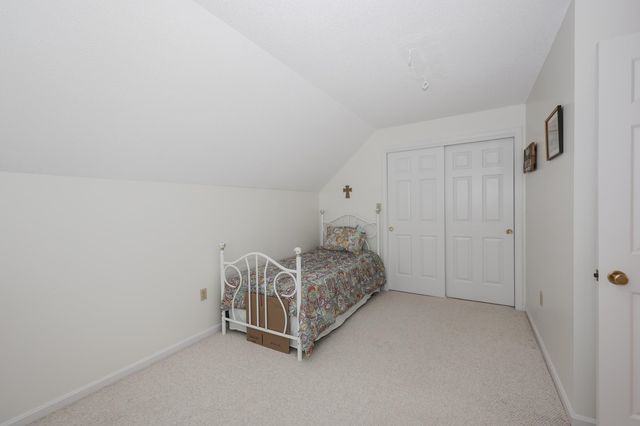 152 Straw Hill Road, Manchester, NH 03104