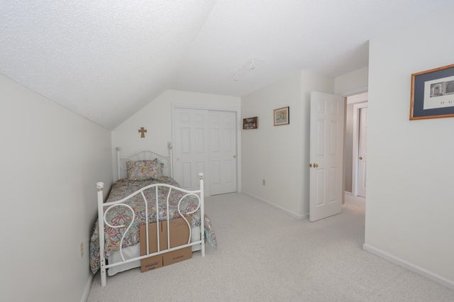 152 Straw Hill Road, Manchester, NH 03104