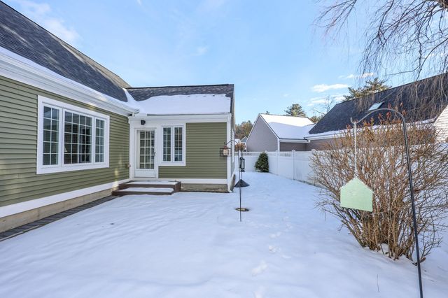 152 Straw Hill Road, Manchester, NH 03104