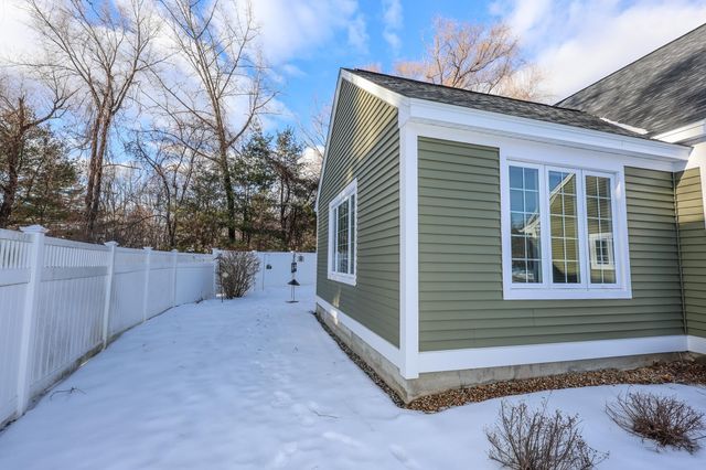 152 Straw Hill Road, Manchester, NH 03104