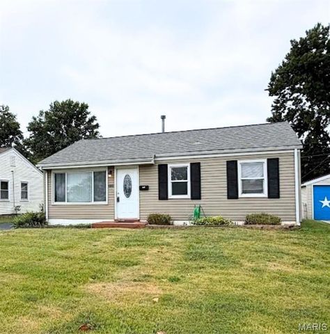 3139 Saint David Lane, St Ann, MO 63074