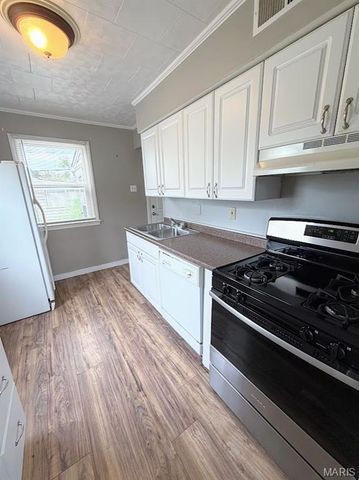 3139 Saint David Lane, St Ann, MO 63074